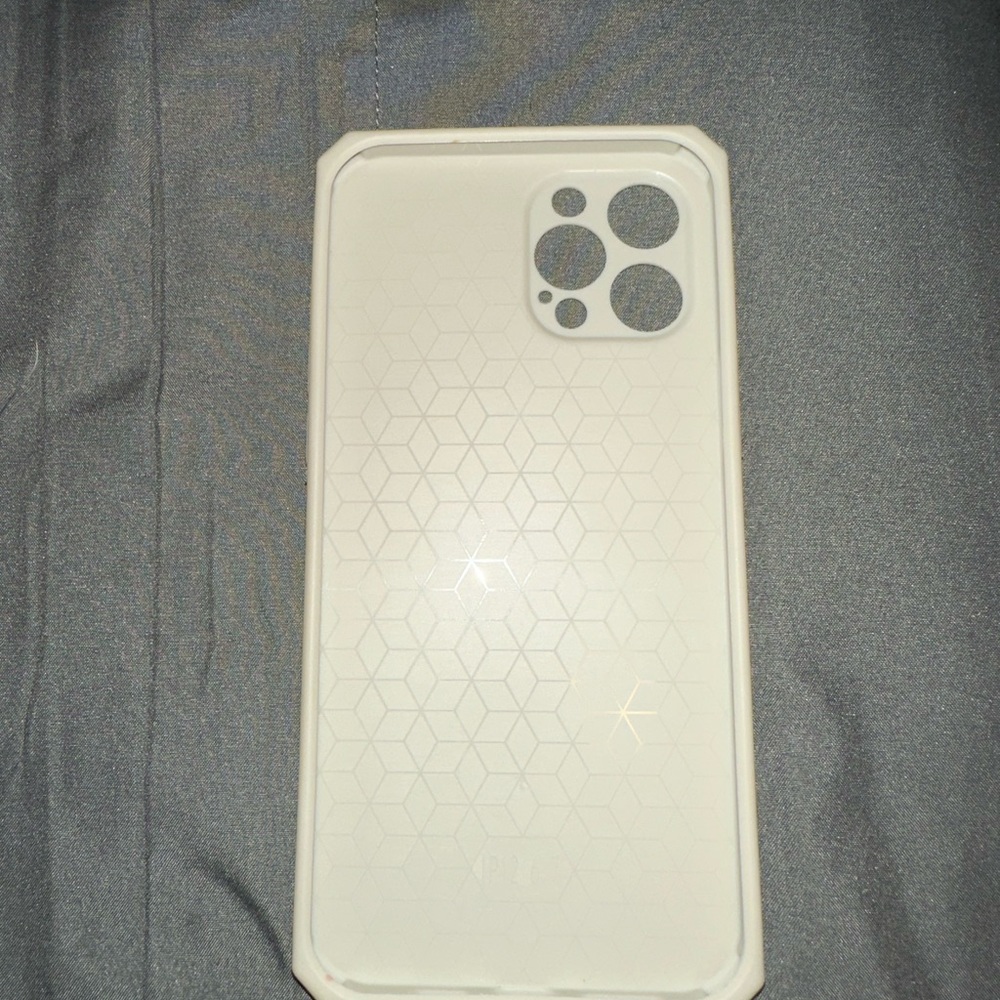 iPhone 12 Pro Max Hello Kitty Case - Picture 3 of 3